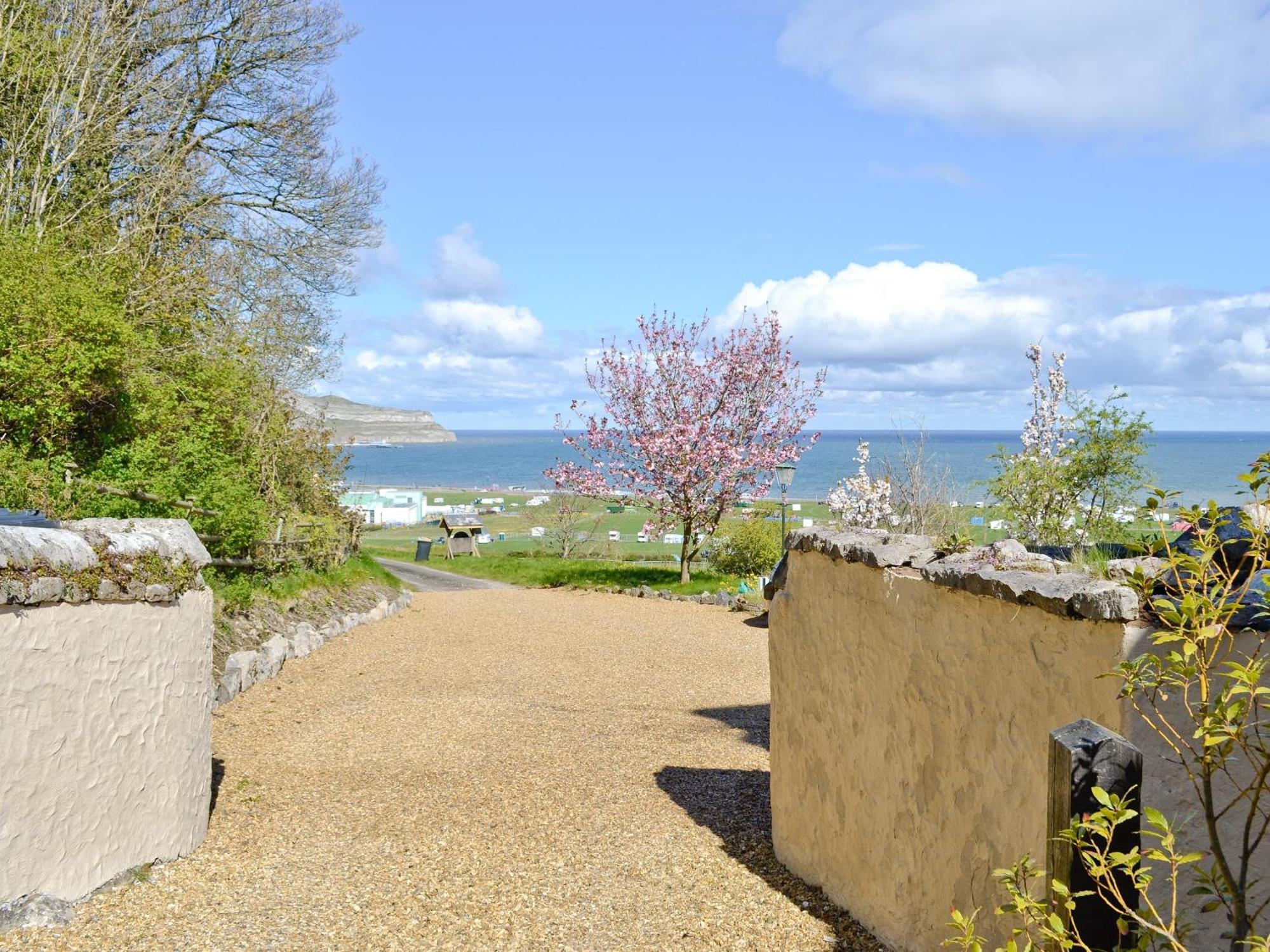 Granary Cottage Penrhyn Bay エクステリア 写真